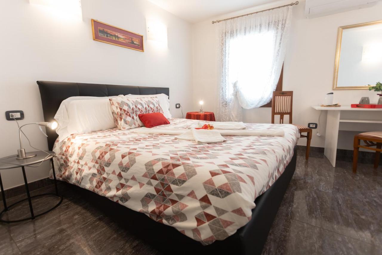 B&B Antico Orologio Чоджия Екстериор снимка
